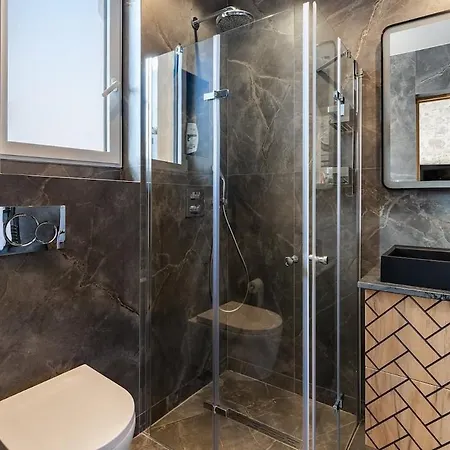 Garibaldi Elegant Duplex With A Soothing View Ac Apartmán