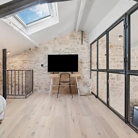 Garibaldi Elegant Duplex With A Soothing View Ac * Nice
